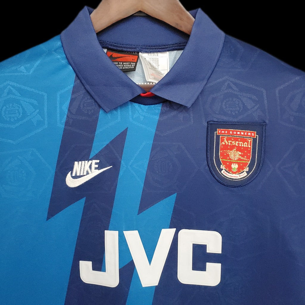 Camiseta Retro Arsenal Bergkamp Año 1995/1996